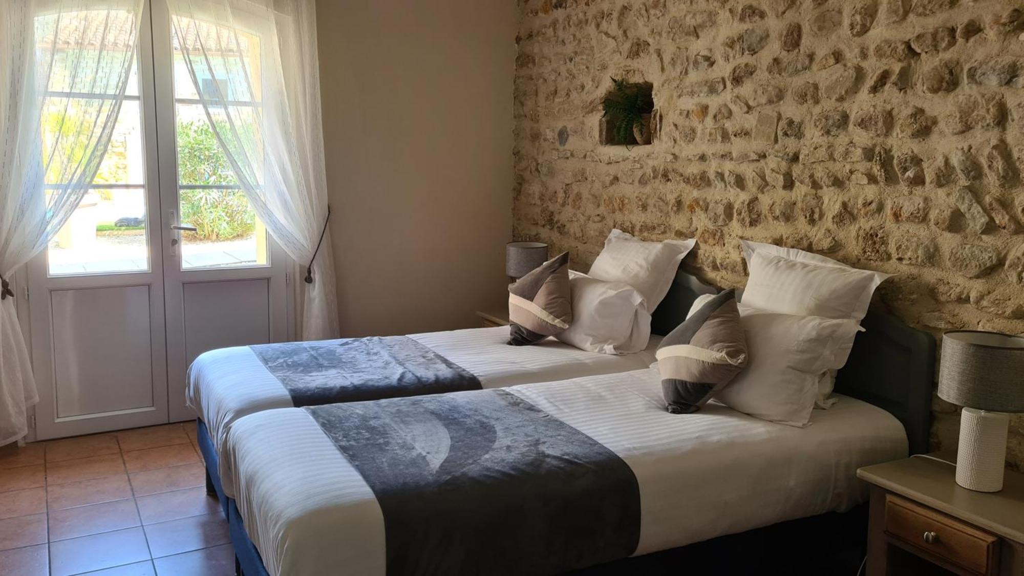 Logis Hotel La Bastide Saint Bach Сюз-ла-Русс Экстерьер фото