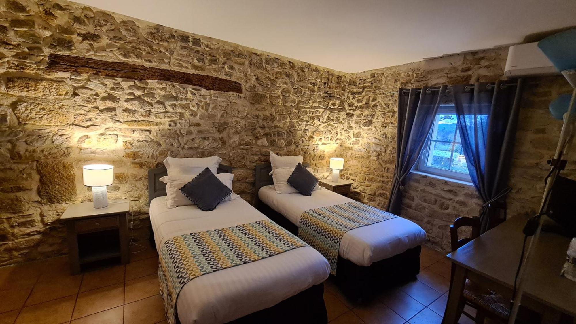 Logis Hotel La Bastide Saint Bach Сюз-ла-Русс Экстерьер фото